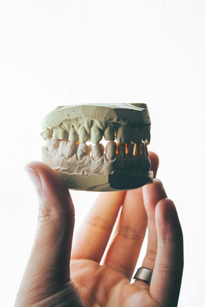 How to Speed Up Wisdom Teeth Recovery guide to healing stages, oral hygiene, recommended foods, discomfort relief, and post-extraction recovery.