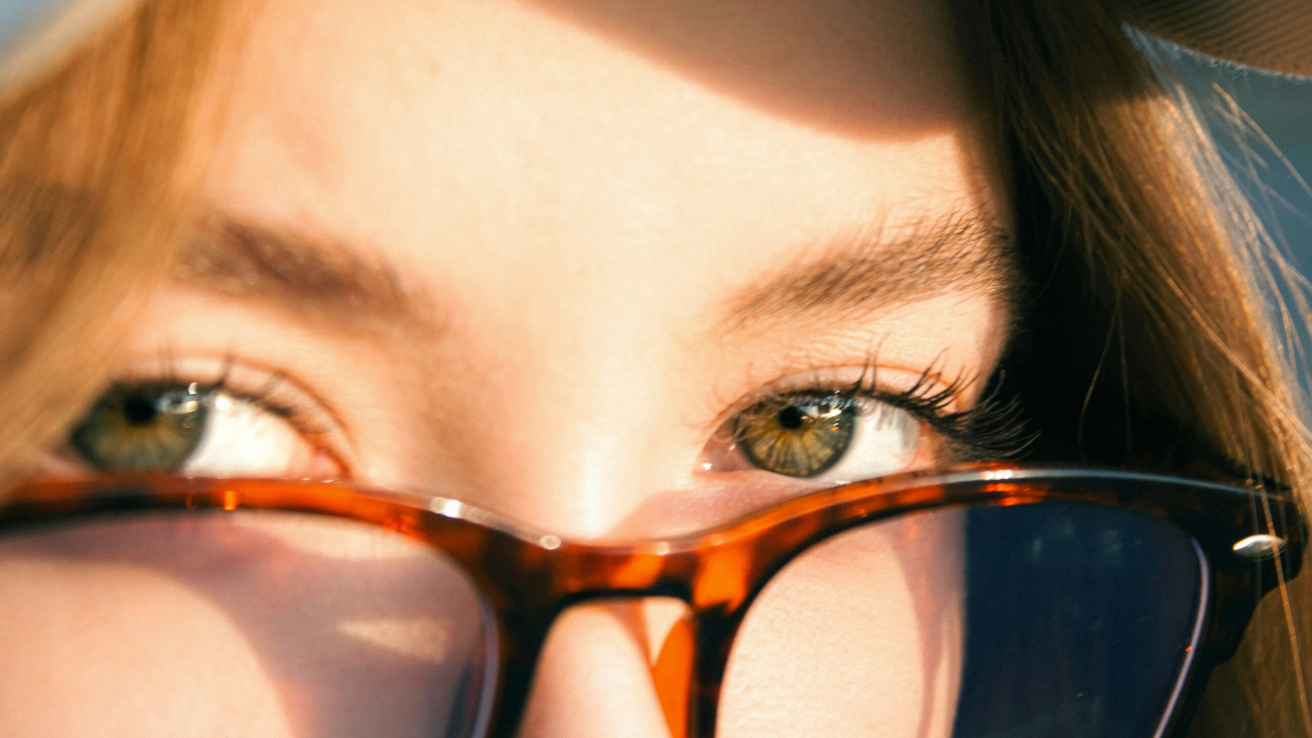 Things to Avoid with Retinal Detachment featuring recovery precautions, eye protection, activity restrictions, warning signs, and vision care.