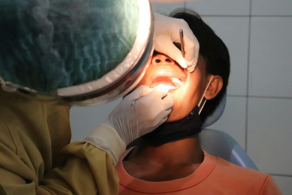 How to Squeeze Out Salivary Gland Stone Safely What You Can Try at Home guide to salivary stone care, hydration, gentle massage, and warning signs.