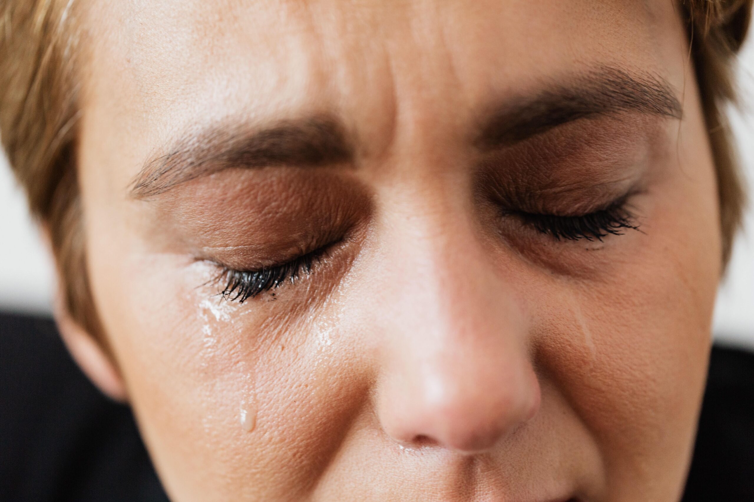 Why do eyes get puffy after crying and common causes