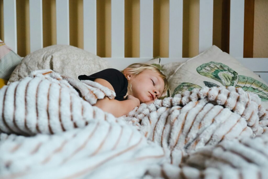 Why Does Congestion Get Worse at Night? covering allergies, colds, postnasal drip, nasal blockage, dry air, and relief methods.